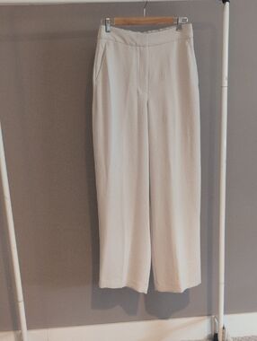 Aritzia Wilford Trouser Pants Wide Leg Size 8 Cream Colored